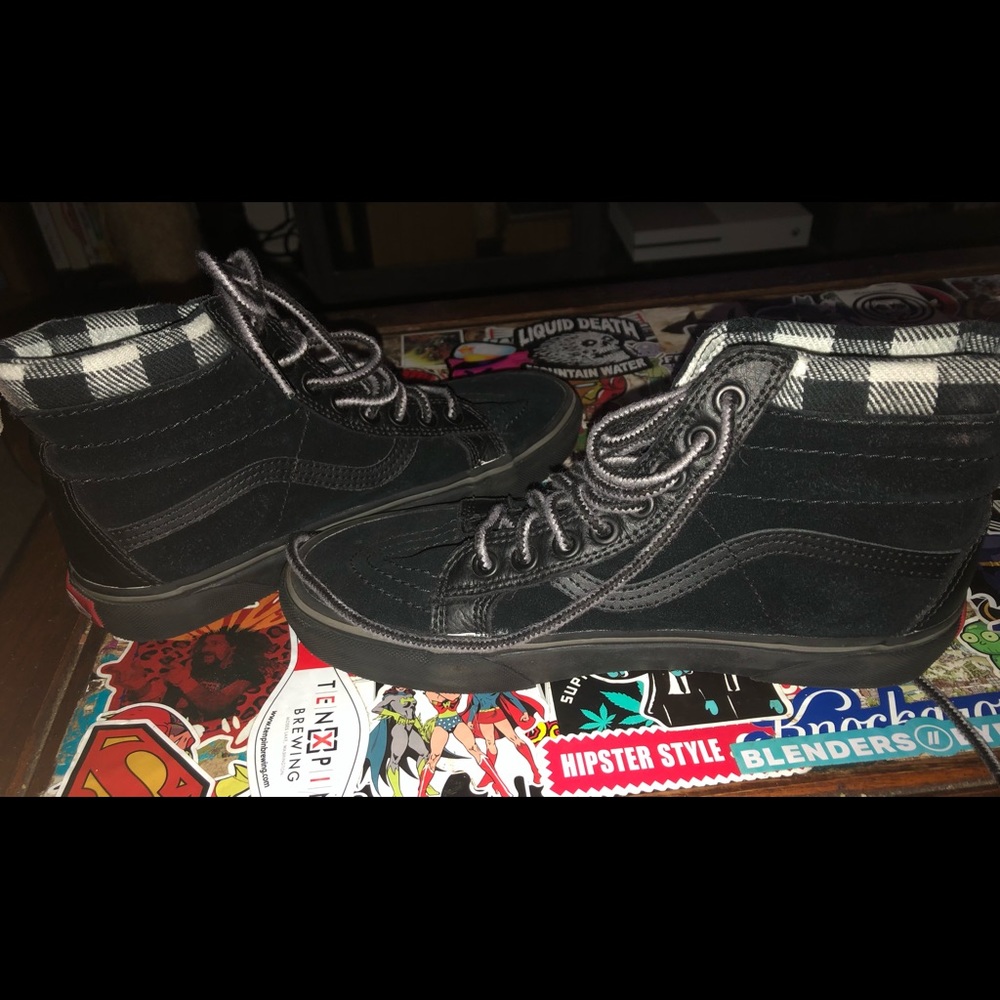 Vans Black and Plaid Women’s 7.5 Sneaker